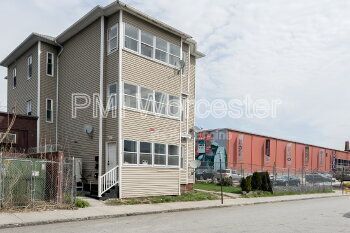 8 Pond St in Worcester, MA - Building Photo - Building Photo