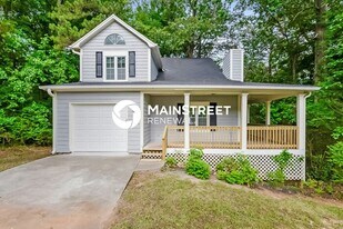 998 Autumn Crest Ct in Stone Mountain, GA - Building Photo