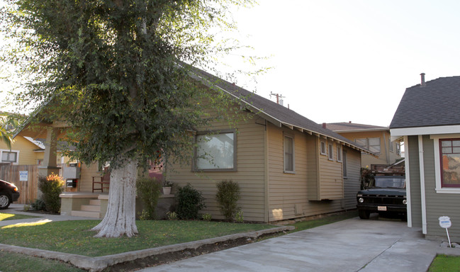 1037-1039 Obispo Ave in Long Beach, CA - Building Photo - Building Photo