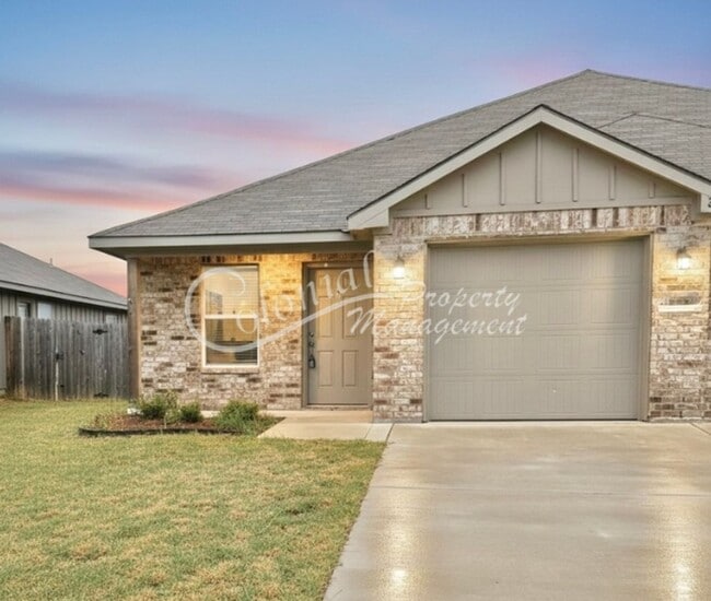 property at 3207 Stonewall Dr