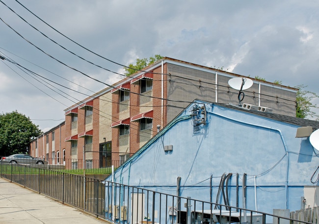 2900 Goodwood Rd in Baltimore, MD - Foto de edificio - Building Photo