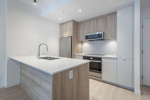 150 Rue du Séminaire in Montréal, QC - Building Photo