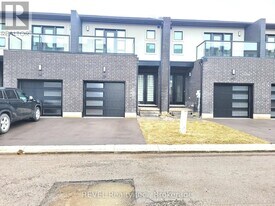 38 Keystone Trail in Welland, ON - Building Photo