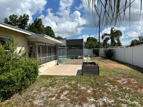 3595 61st St N in St. Petersburg, FL - Building Photo - Building Photo