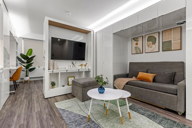 12607 Larchmere Blvd