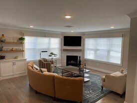 2075 Lafayette Rd, Unit A12 in Portsmouth, NH - Building Photo