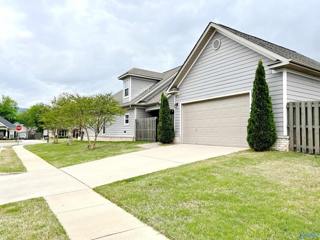 2625 Mountain Stream Way SE in Owens Cross Roads, AL - Building Photo - Building Photo