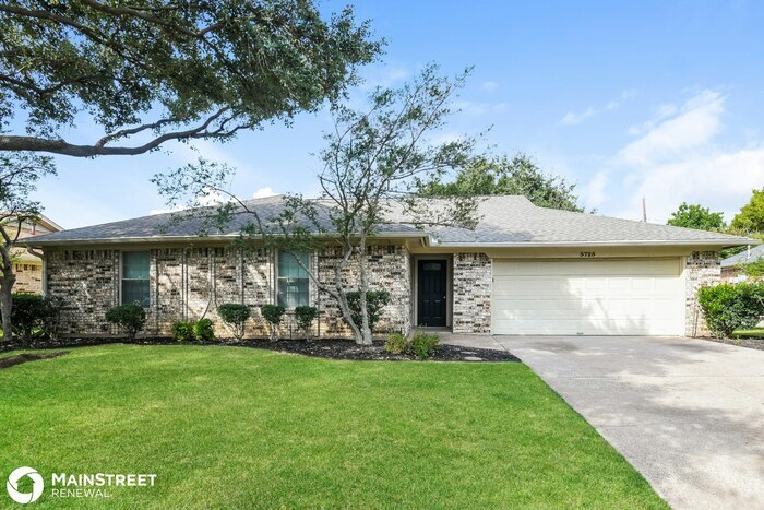 5725 Rio De Janeiro Cir in North Richland Hills, TX - Building Photo