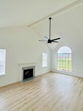 533 Warrior Dr in Alabaster, AL - Foto de edificio - Building Photo