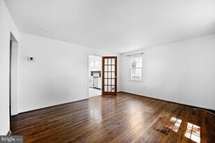 9506 52nd Ave in College Park, MD - Building Photo