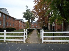 Eastgate Gardens in Cincinnati, OH - Building Photo - Building Photo