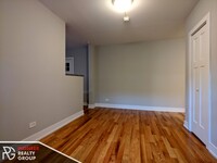 2822 N Mildred Ave, Unit 3 in Chicago, IL - Building Photo - Building Photo