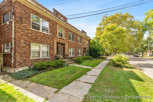 301 W Dutton St in Kalamazoo, MI - Building Photo - Building Photo