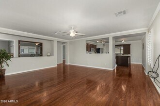 1014 E Milada Dr in Phoenix, AZ - Building Photo - Building Photo