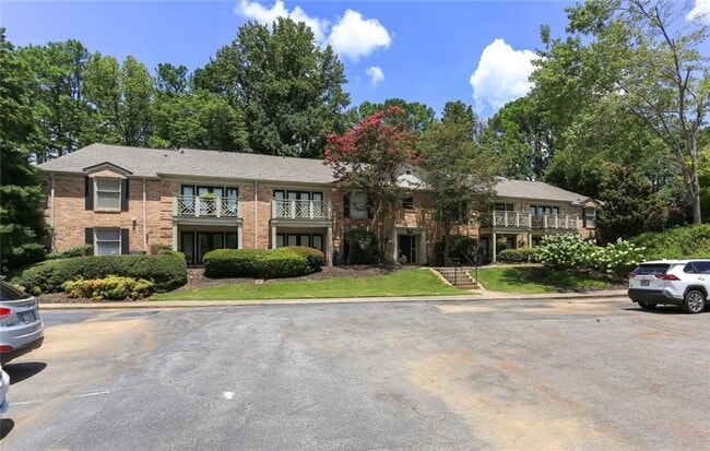 3650 Ashford Dunwoody Rd NE in Brookhaven, GA - Building Photo - Building Photo