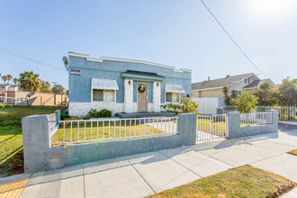 2396 Olive Ave in Long Beach, CA - Building Photo - Building Photo