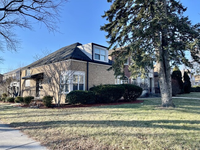 3701 W North Shore Ave in Lincolnwood, IL - Building Photo - Building Photo