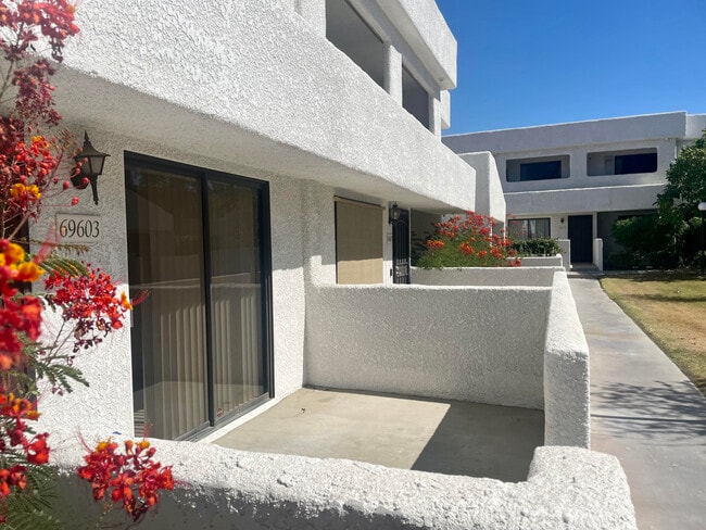 69603 Heather Way in Rancho Mirage, CA - Building Photo - Building Photo