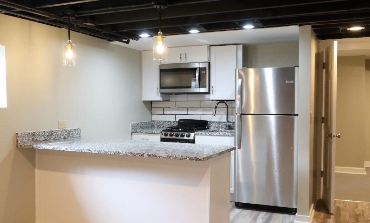 6758 S Karlov Ave in Chicago, IL - Building Photo