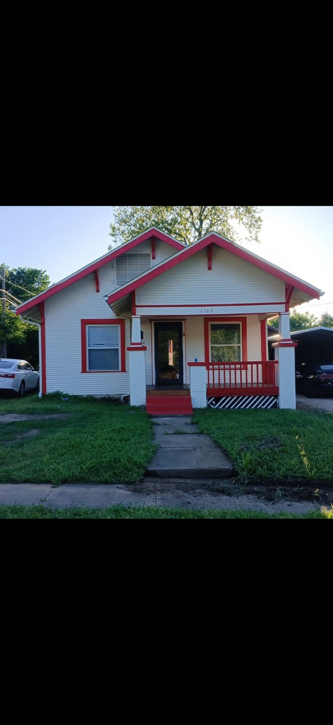 property at 1105 5th St