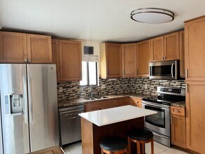 5301 Waterview Cir in Palm Springs, FL - Building Photo - Building Photo