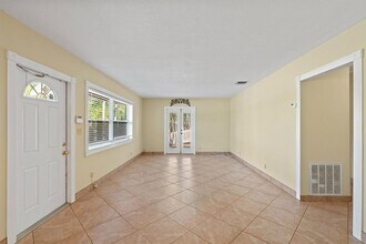 4 NE 16th Pl, Unit 1 in Fort Lauderdale, FL - Building Photo - Building Photo