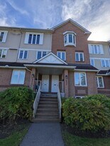 6824 Jeanne D'Arc Blvd N in Ottawa, ON - Building Photo