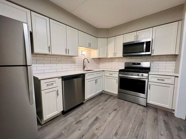 170 E Lake St in Elmhurst, IL - Building Photo - Building Photo