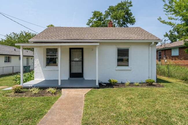 1523 22nd Ave N | Rentals in Nashville, TN