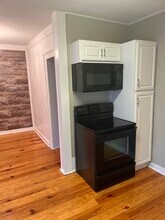 710 W Canal St, Unit Apt B in Picayune, MS - Foto de edificio - Building Photo