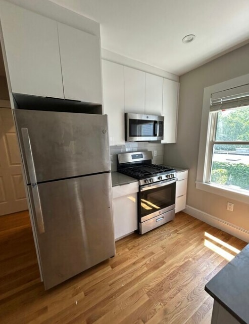 224 Banks St, Unit 6 in Cambridge, MA - Building Photo - Building Photo