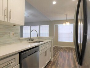 1077 S Hiawassee Rd in Orlando, FL - Building Photo - Building Photo