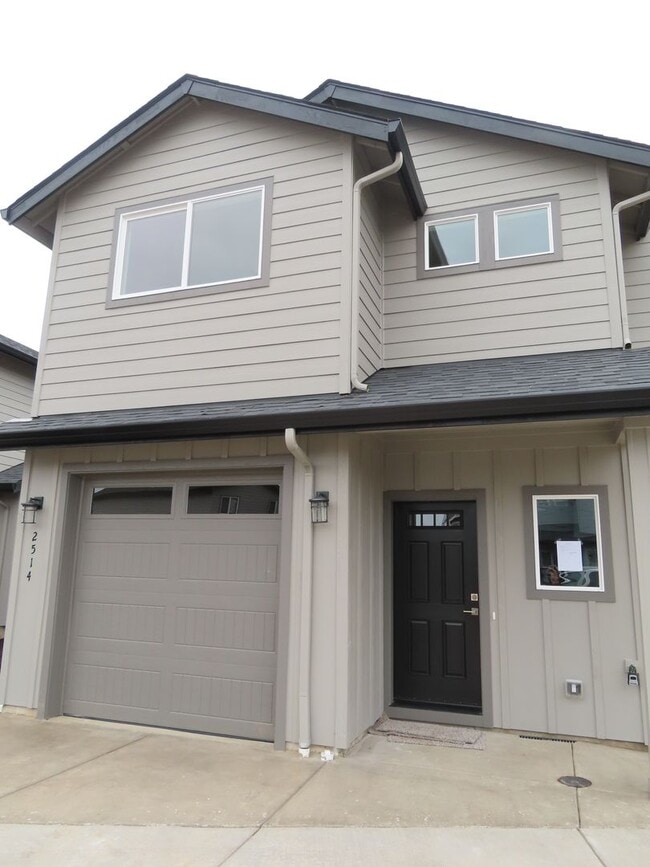 property at 2514 Justine Ln