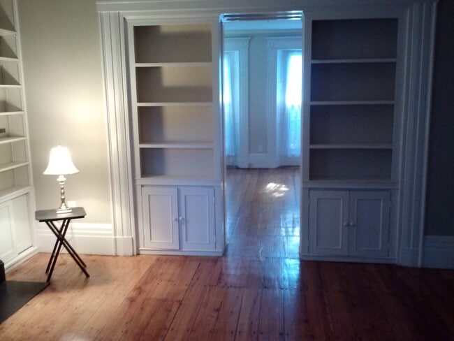 239 S Main St, Unit 1 flr