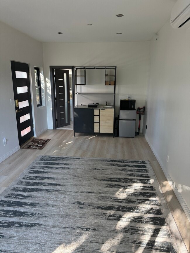 2315 Loma Vista Pl in Los Angeles, CA - Foto de edificio - Building Photo