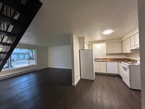 2622 S 7th St in Lebanon, OR - Building Photo - Building Photo