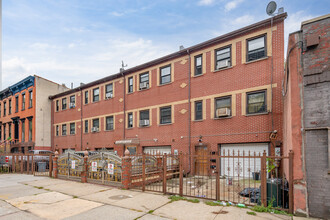 226 Madison St in Brooklyn, NY - Building Photo - Building Photo