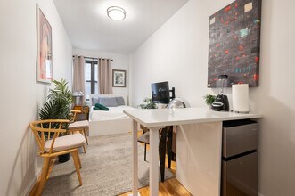 42 Lexington Ave in New York, NY - Building Photo - Building Photo