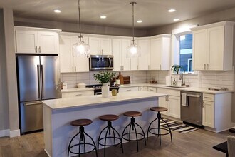 1118 SW Dottie Ct in Troutdale, OR - Building Photo - Building Photo