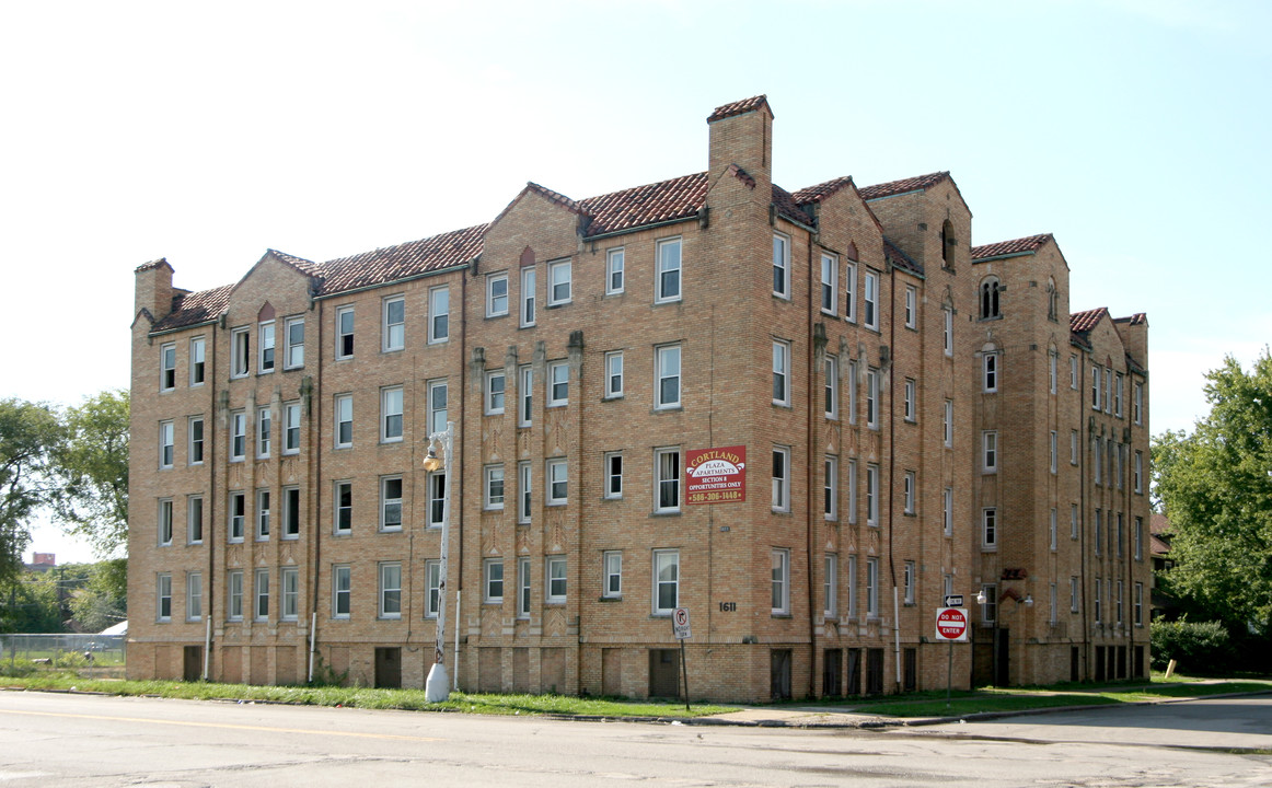 Cortland Plaza Apartments in Detroit, MI - Foto de edificio