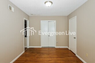 5070 Quince Rd in Memphis, TN - Building Photo - Building Photo