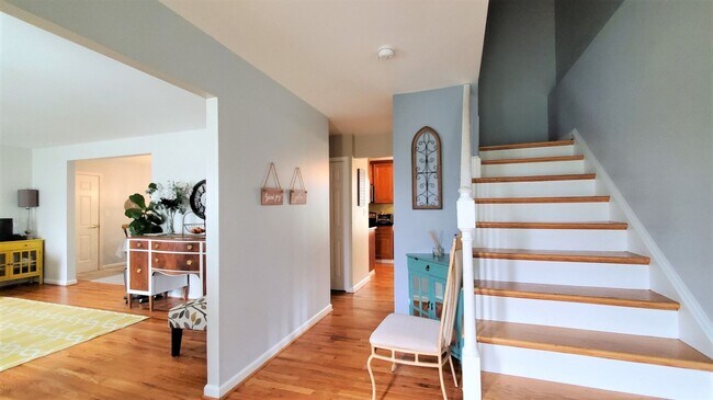 4501 Bel Pre Rd in Rockville, MD - Building Photo - Building Photo