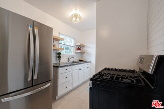 823 Highland Ave in Glendale, CA - Building Photo - Building Photo