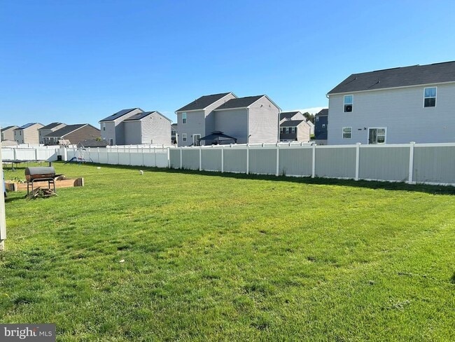 3215 Pebble Run Dr in Dover, PA - Building Photo - Building Photo