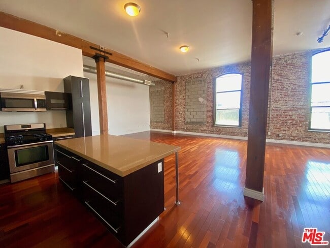 property at 652 Mateo St