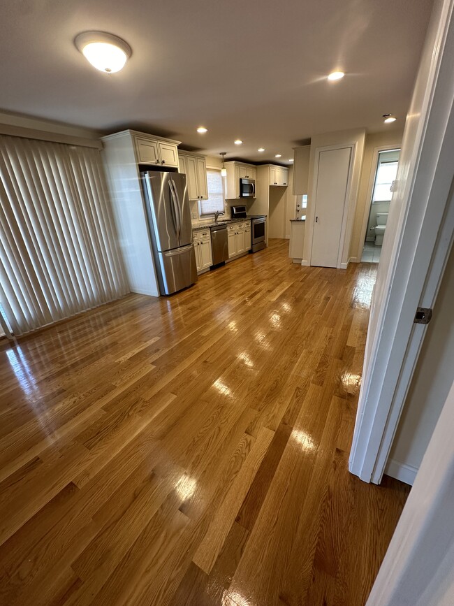 48 Hauman St, Unit Apt 2 in Revere, MA - Building Photo - Building Photo