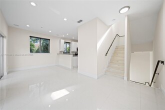 2951 Virginia St, Unit 2957 in Miami, FL - Building Photo - Building Photo