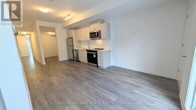 1660 Victoria Park Ave in Toronto, ON - Building Photo - Building Photo