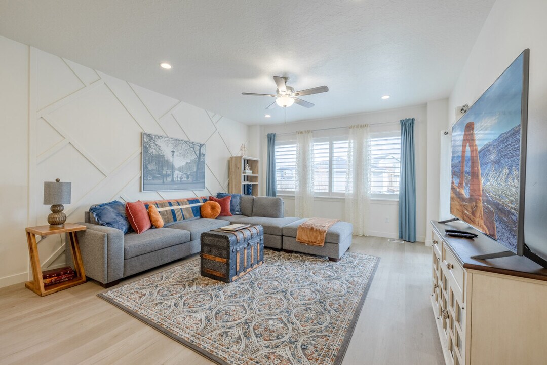 408 S 680 E in American Fork, UT - Foto de edificio