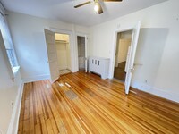 465 Park Dr, Unit B in Boston, MA - Building Photo - Building Photo